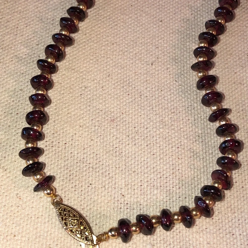 Vintage Garnet Gemstone & Gold Fill Bead & Filigree Clasp 34” Necklace - Picture 5 of 9